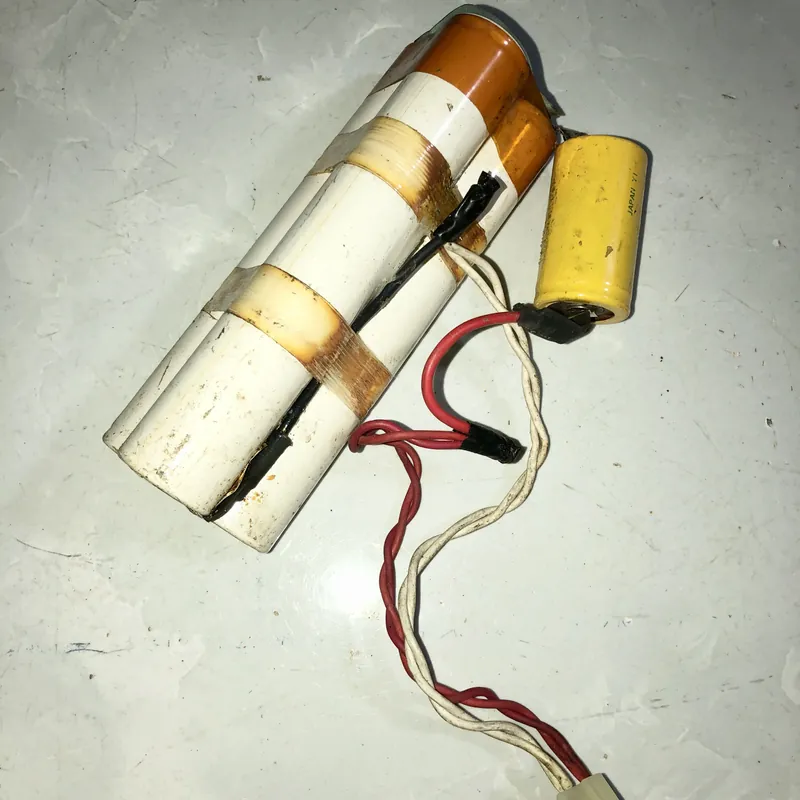 Bộ pin Nhật 12V Ni-Cd (Nickel-Cadmium) dạng thanh 571871