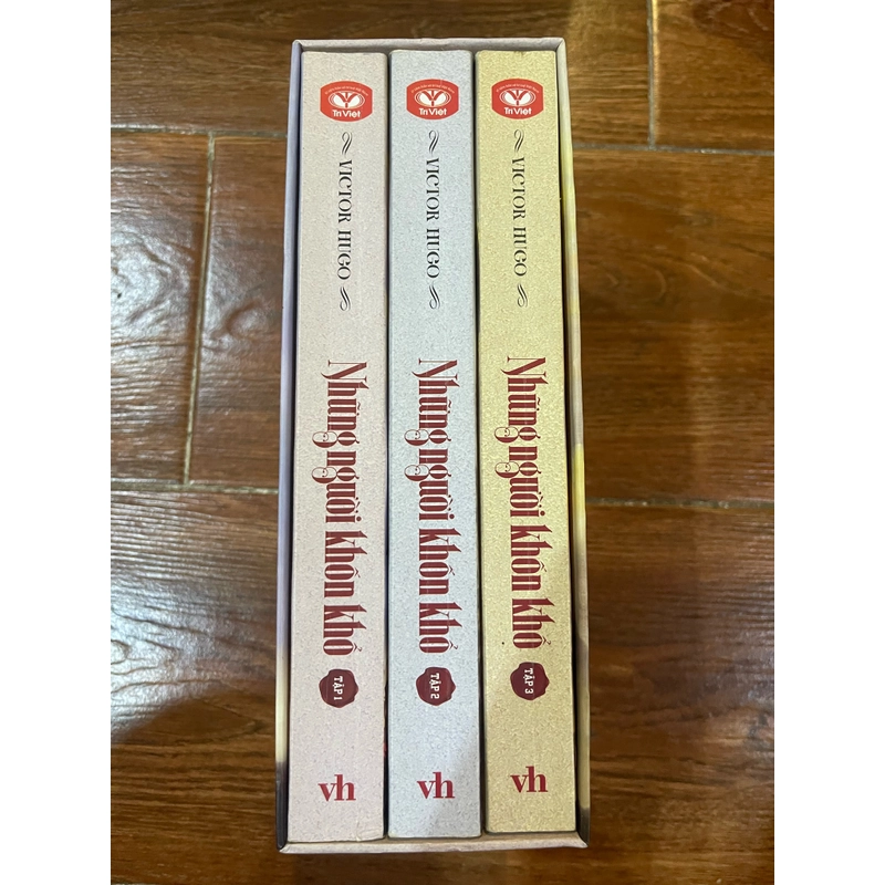 Những người khốn khổ box 3 tập (b) 475611