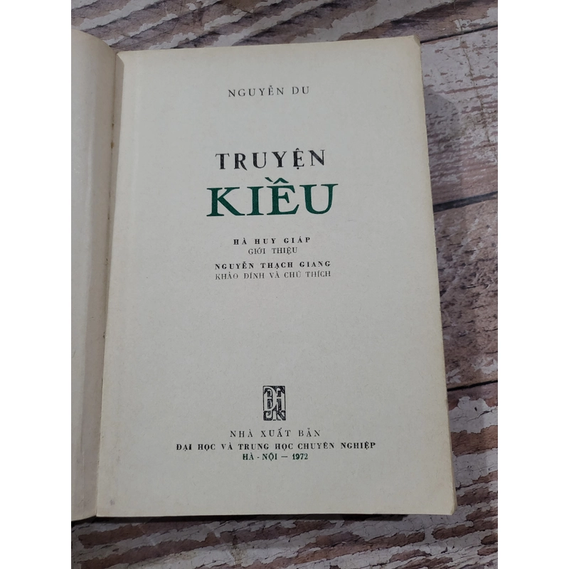 Truyện Kiều _ Nguyễn Du _ 1972_ Nguyễn thạch Giang khảo đính và chú thích 333761