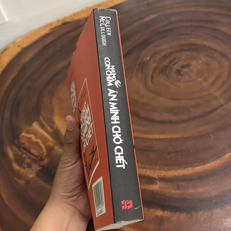 II Văn Học Kinh Điển: Những Con Chim Ẩn Mình Chờ Chết - COLLEEN Mc CULLOUGH - 2012 977224