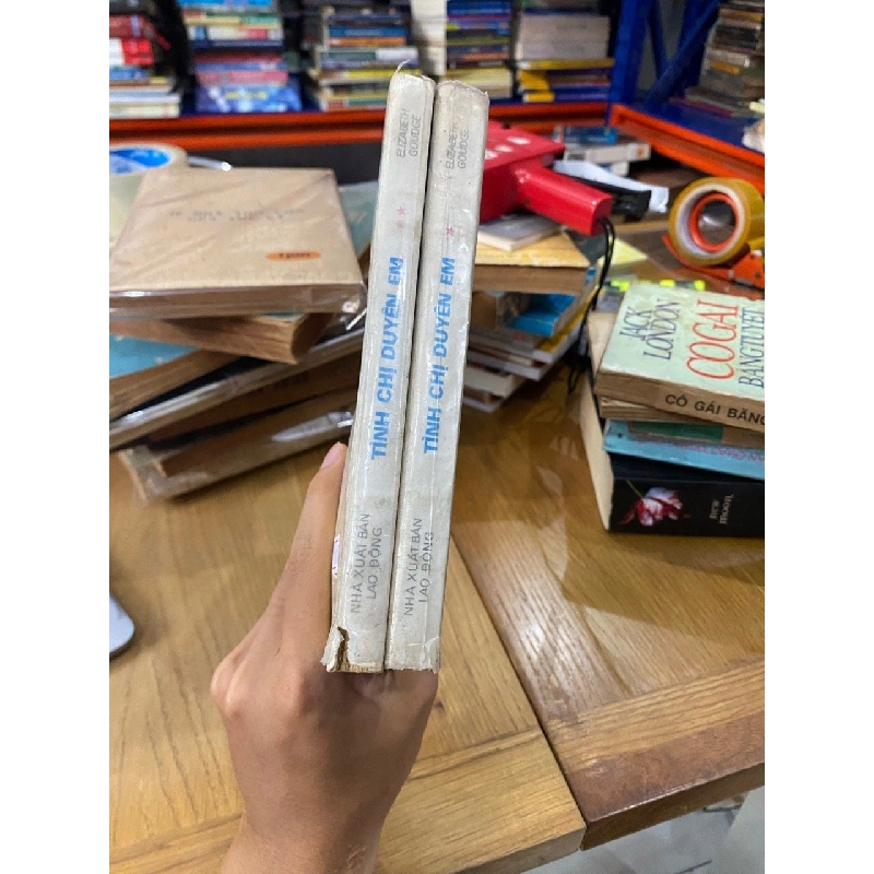 Tình chị duyên em ( trọn bộ 2 tập )- Elizabeth Goudge 524551
