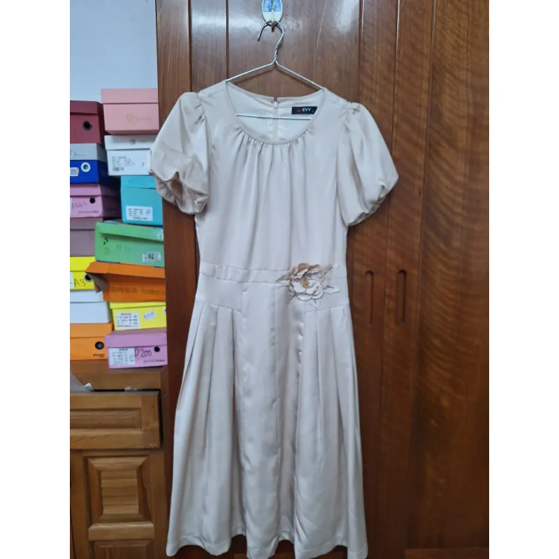 Váy công sở size S, mới trên 90% 972522