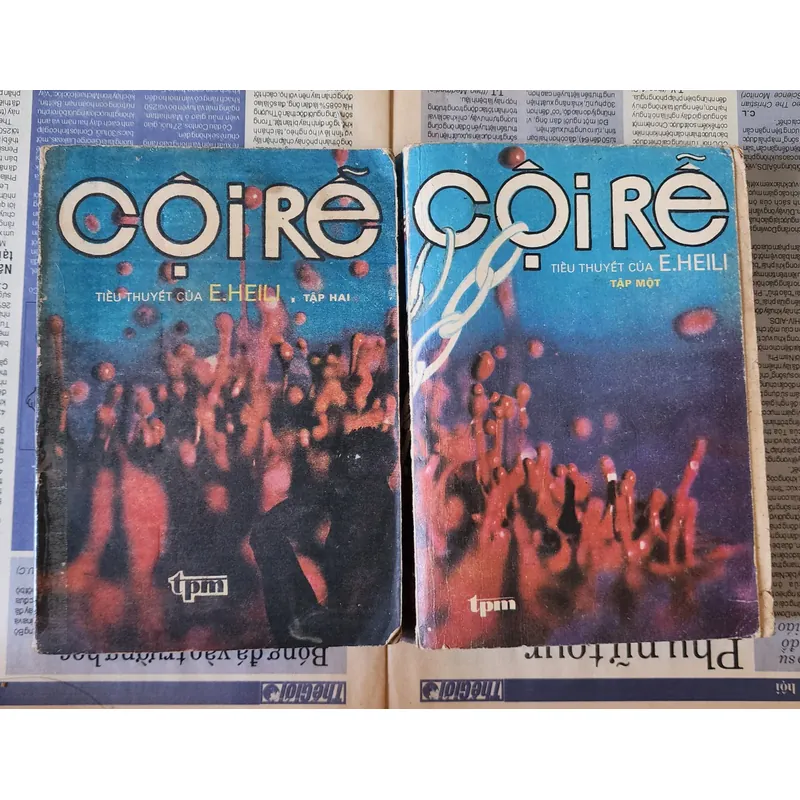 Trọn bộ 2 tập văn học kinh điển Cội Rễ của Alex Haley 702997