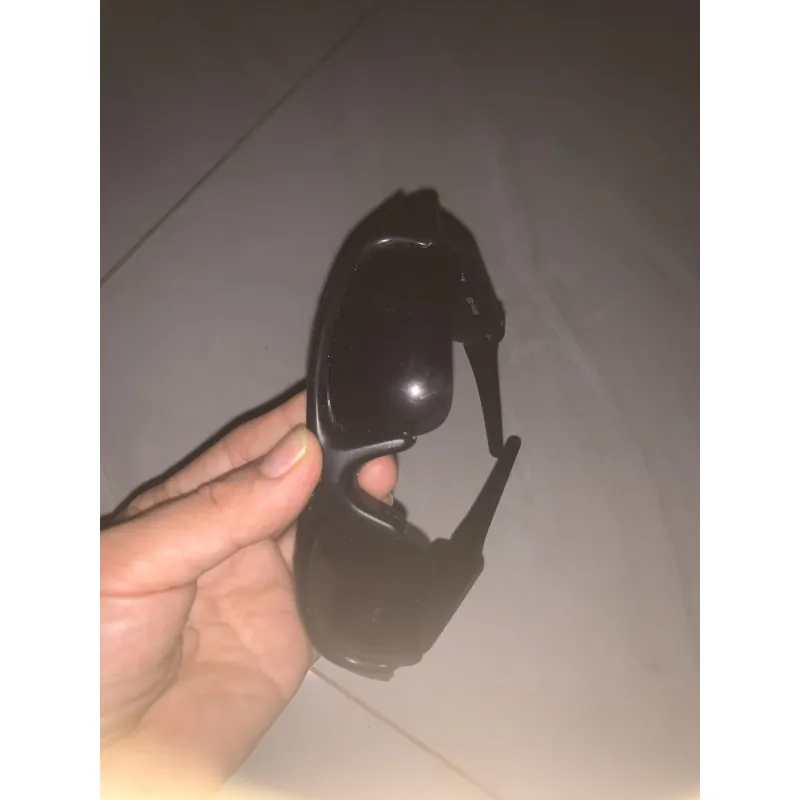 Camera dạng kính râm hư pin dùng thẻ nhớ 754607