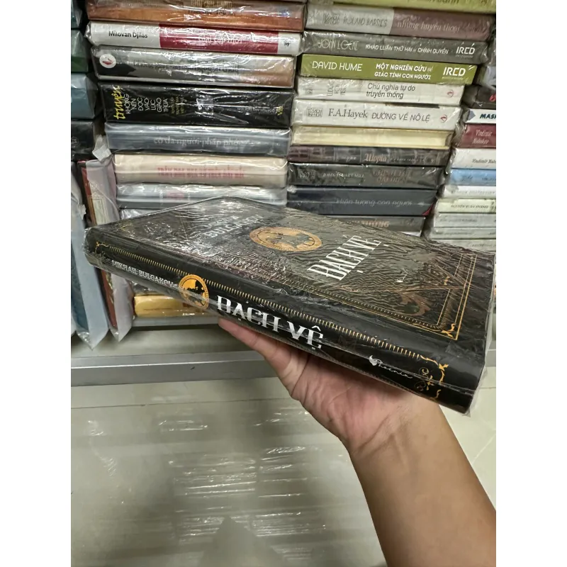 Bạch Vệ - Mikhail Bulgakov (Bìa cứng) 698143