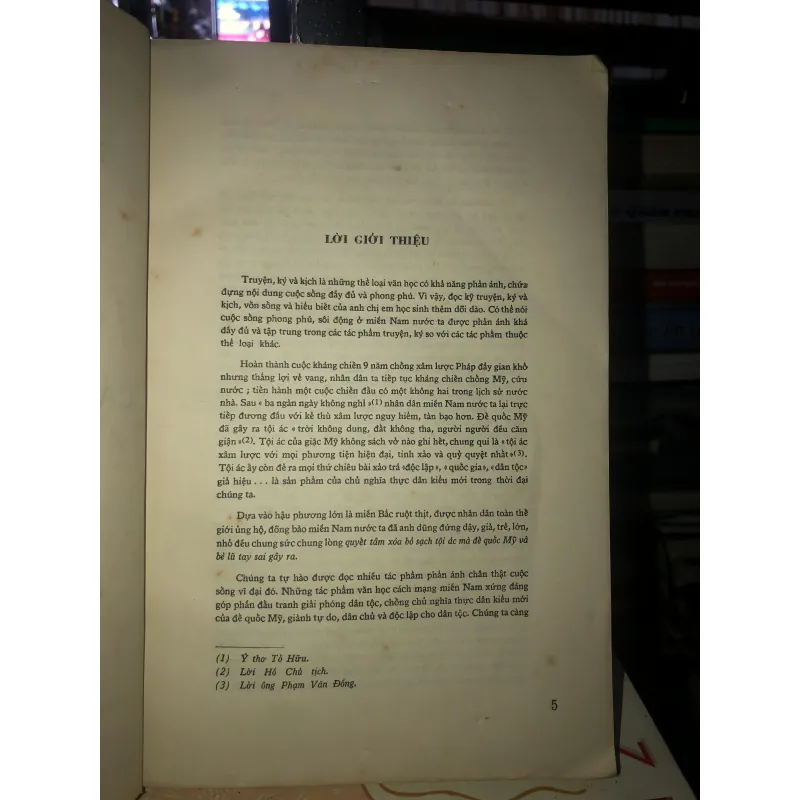 Truyện ký cách mạng miền Nam 933565