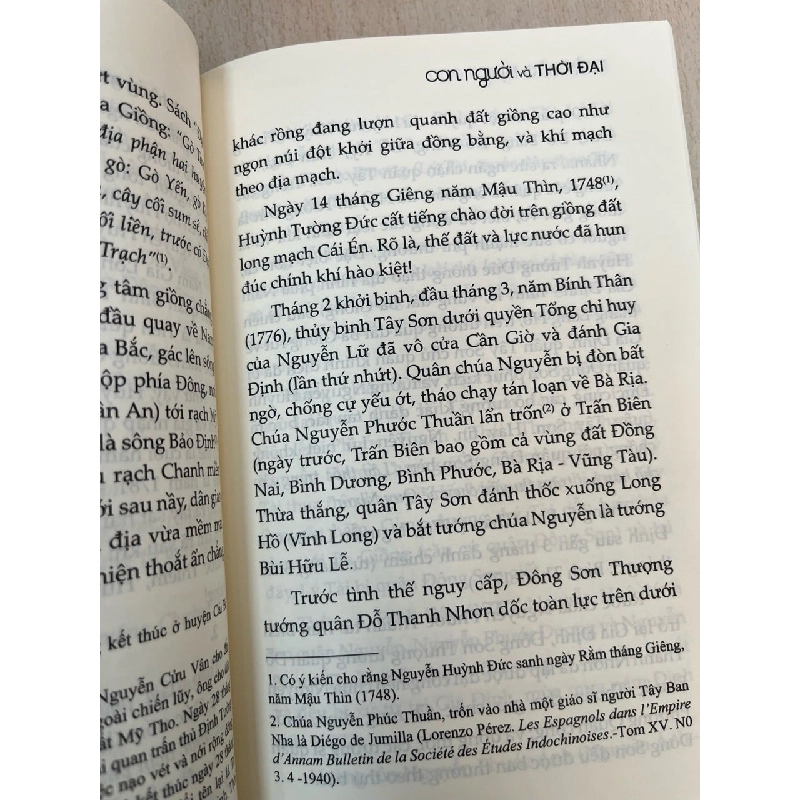 Con người và thời đại - Trần Bảo Định 998302