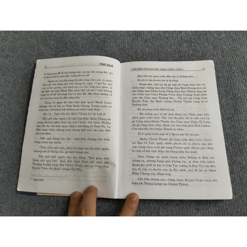 CHUYỆN TÌNH HUYỀN TRÂN CÔNG CHÚA - VIẾT LINH 571013