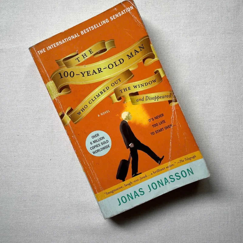 The Hundred-Year-Old Man Who Climbed Out the Window and Disappeared - Jonas Jonasson 1028832
