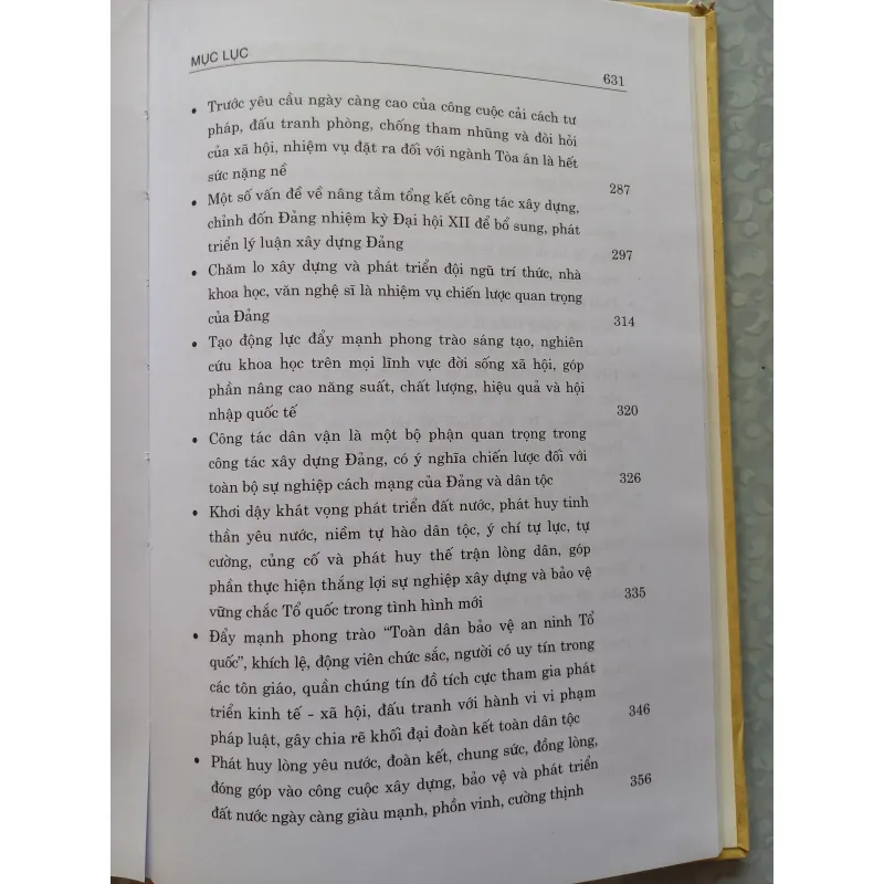 Sách: Vì sự trong sạch, vững mạnh và trường tồn của Đảng 935402