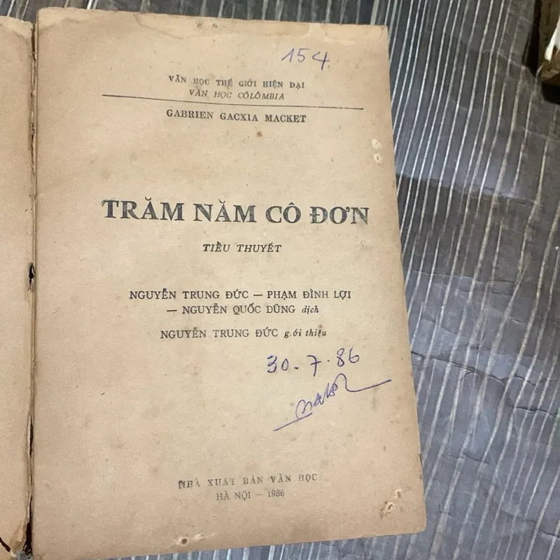 Trăm năm cô đơn, G.Macket 1065699