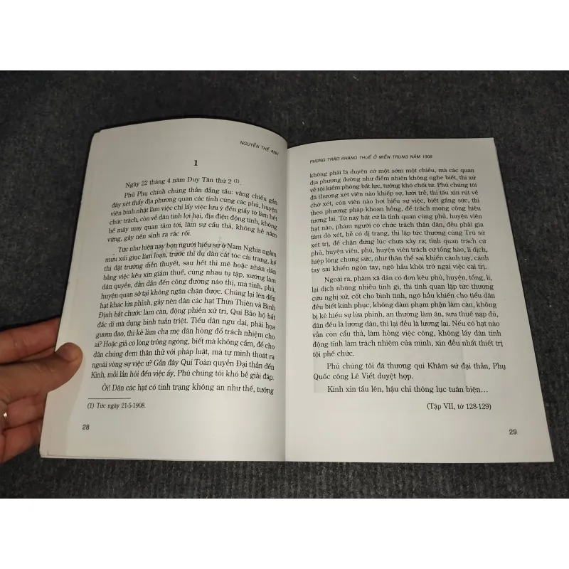 PHONG TRÀO KHÁNG THUẾ Ở MIỀN TRUNG QUA CÁC CHÂU BẢN TRIỀU DUY TÂN 992976