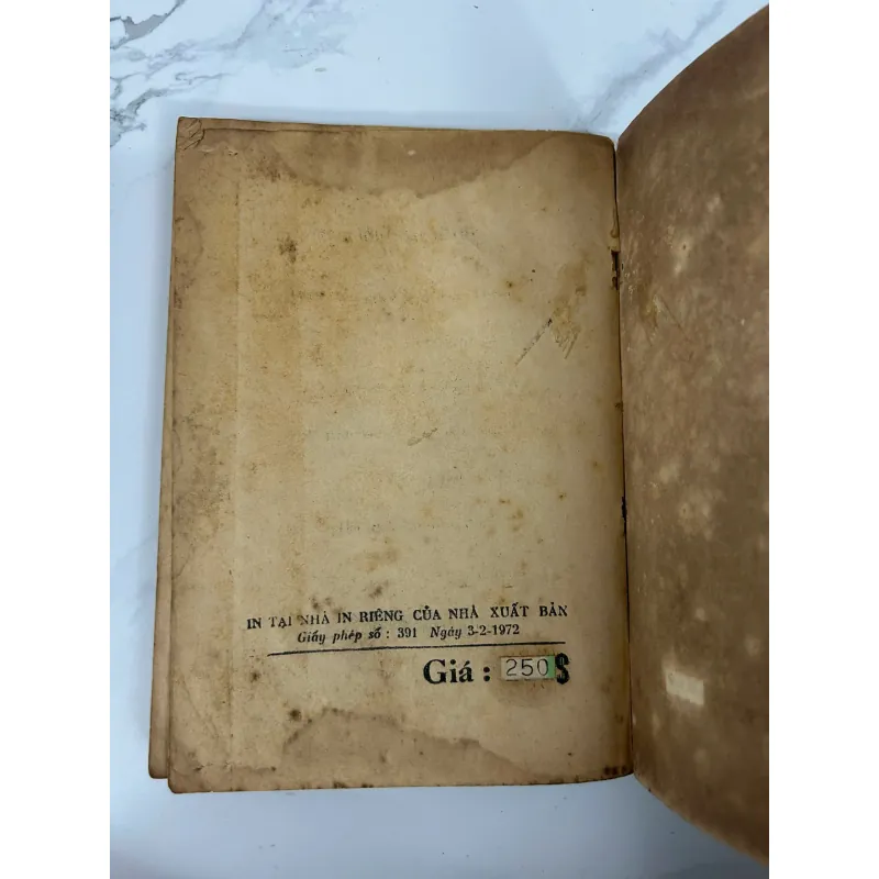 Du hành vào lòng địa cầu - Jules Verne 781302