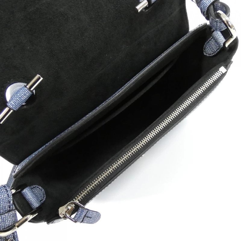 Túi Louis Vuitton Epi Chain It PM M54606 616882