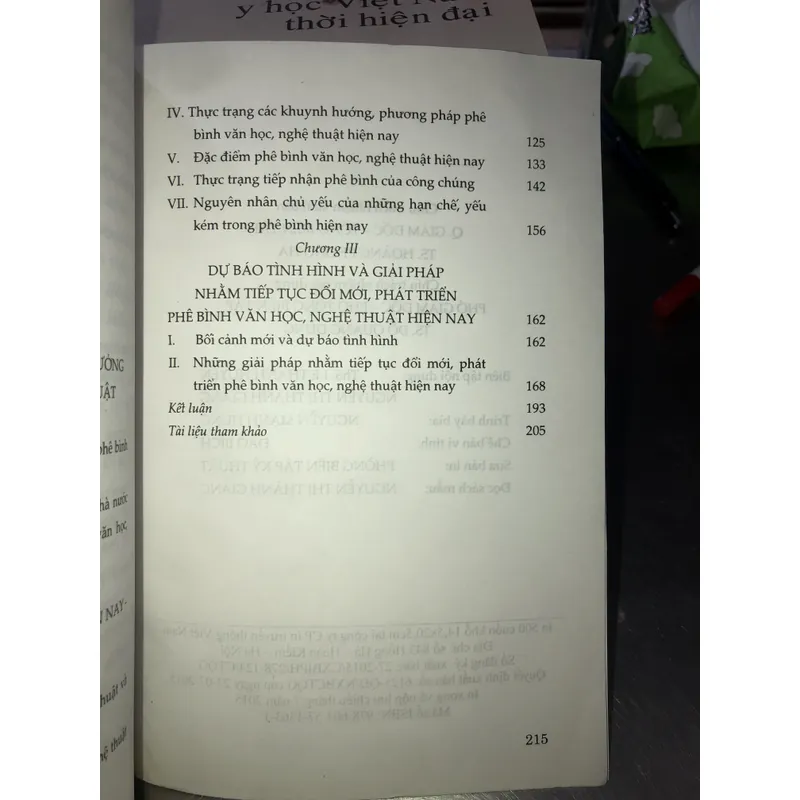 Đổi mới và phát triển phê bình văn học, nghệ thuật Việt Nam hiện nay  679684