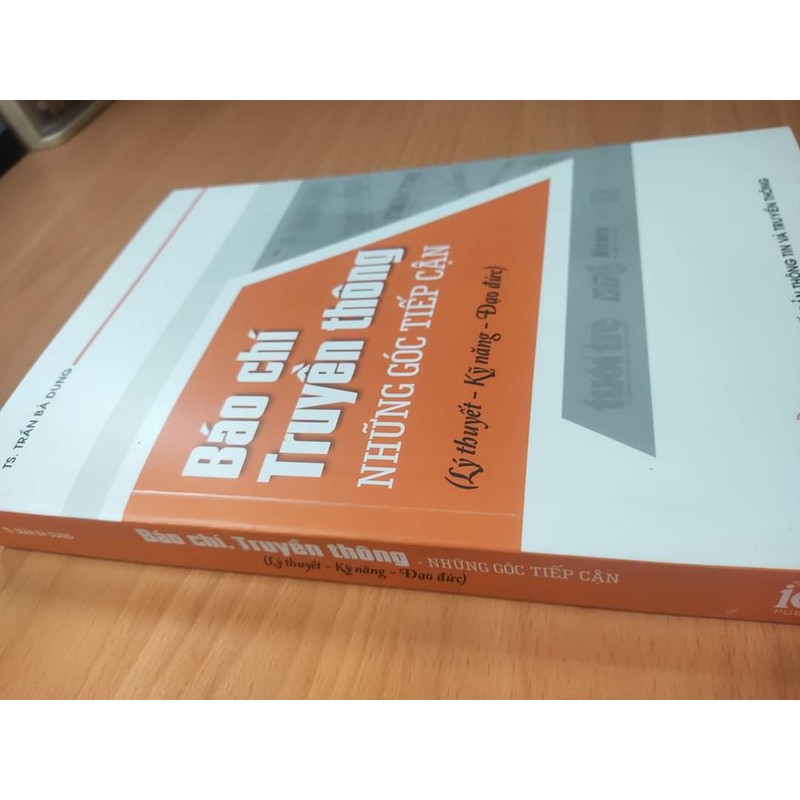 Báo chí truyền thông Những góc tiếp cận- Trần Bá Dung 144774