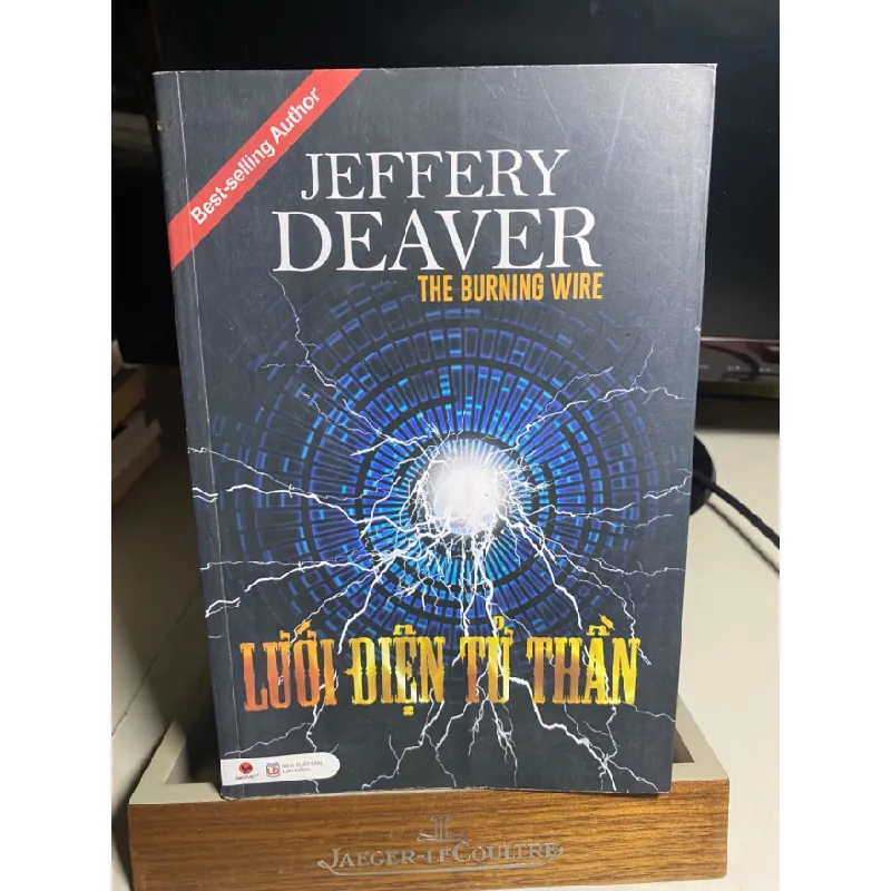 Lưới Điện Tử Thần (Tái Bản 2018)-Tác giả Jeffery Deaver, Người Dịch Đinh Minh Hương -NXB Lao Động ,Năm XB 2018- Trọng lượng (gr) 600 Kích Thước Bao Bì : 16 x 24 Số trang : 574 -Hình thức : Bìa Mềm- Sách lưu kho mới 90% STB1426 Blogmeo 27525 585477