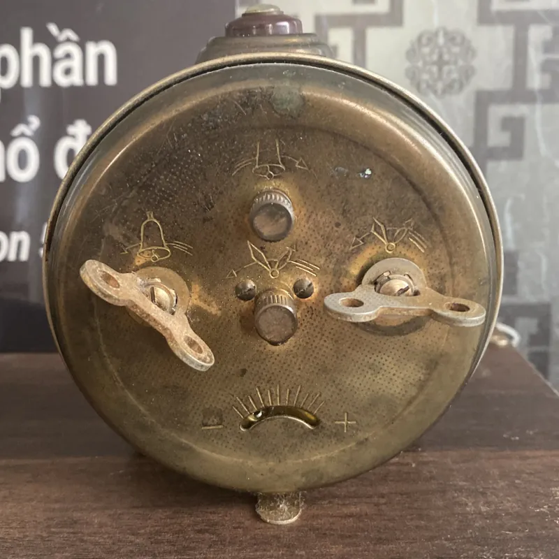 Đồng hồ báo thức 696190