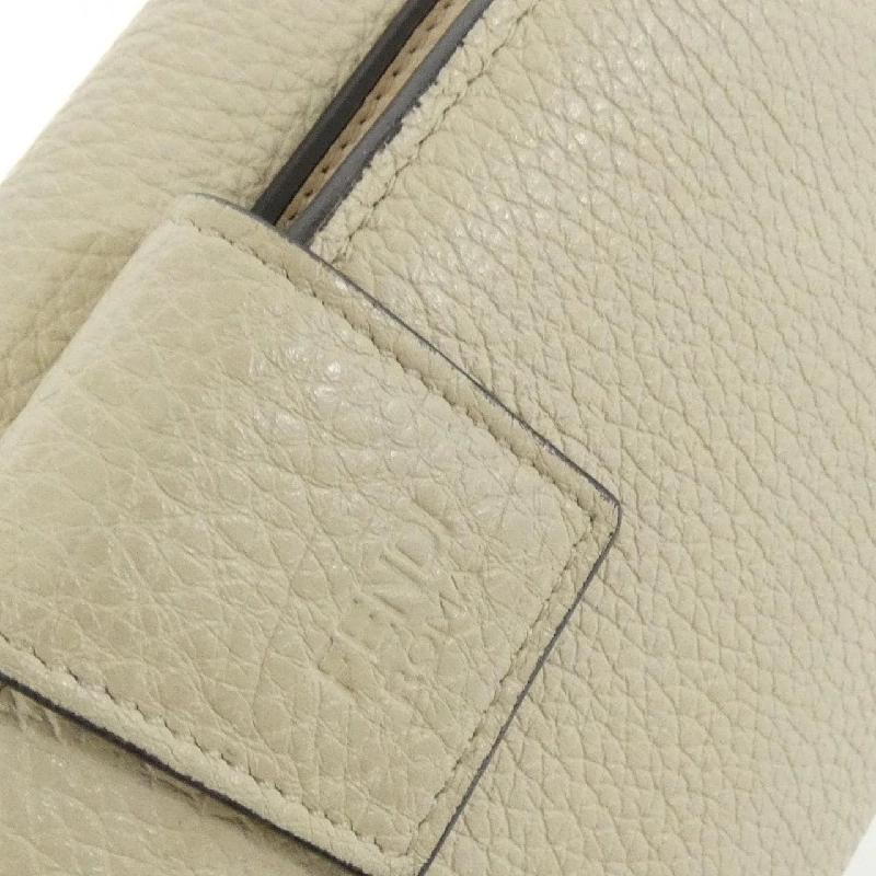 Ví Fendi Peekaboo 8M0437 A91B 622063