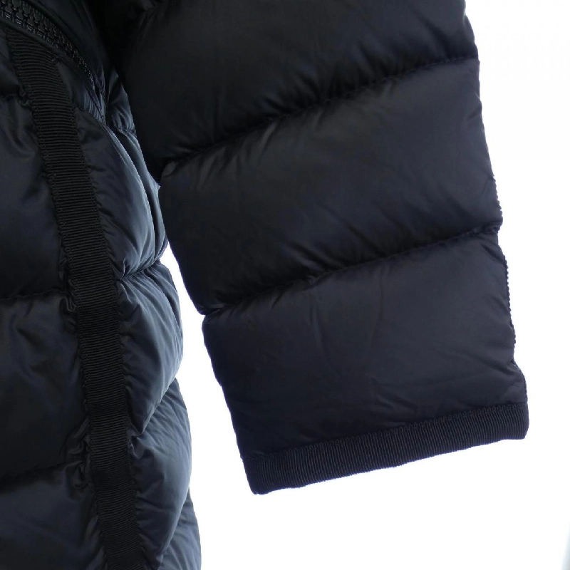 Áo khoác lông vũ MONCLER 639051