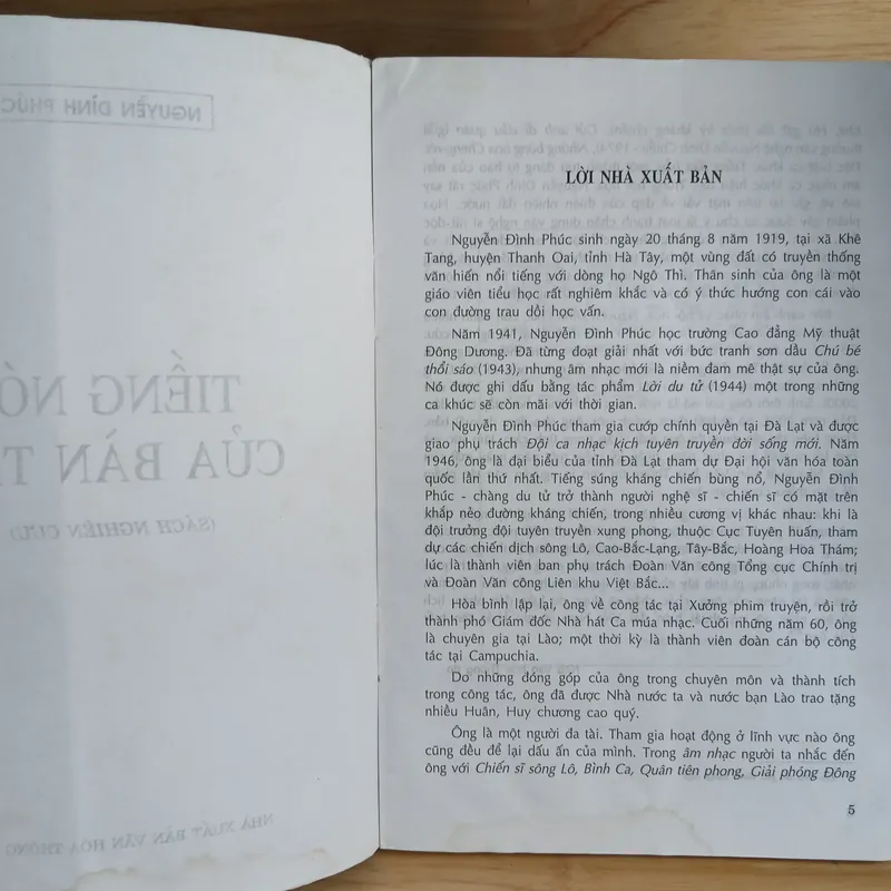 Tiếng Nói Của Bàn Tay (Sách Nghiên Cứu) - Nguyễn Đình Phúc 577466