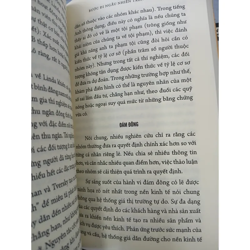 BƯỚC ĐI NGẪU NHIÊN TRÊN PHỐ WALL - THANH HUYỀN, THƯ TRANG 745700