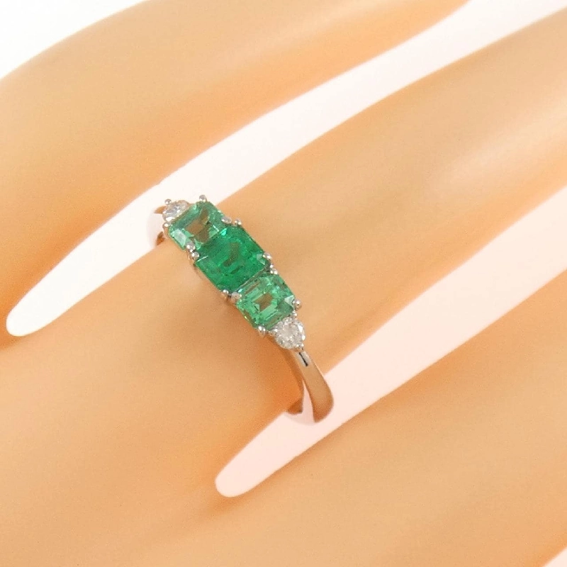 Nhẫn Emerald PT900 0.69CT 667517