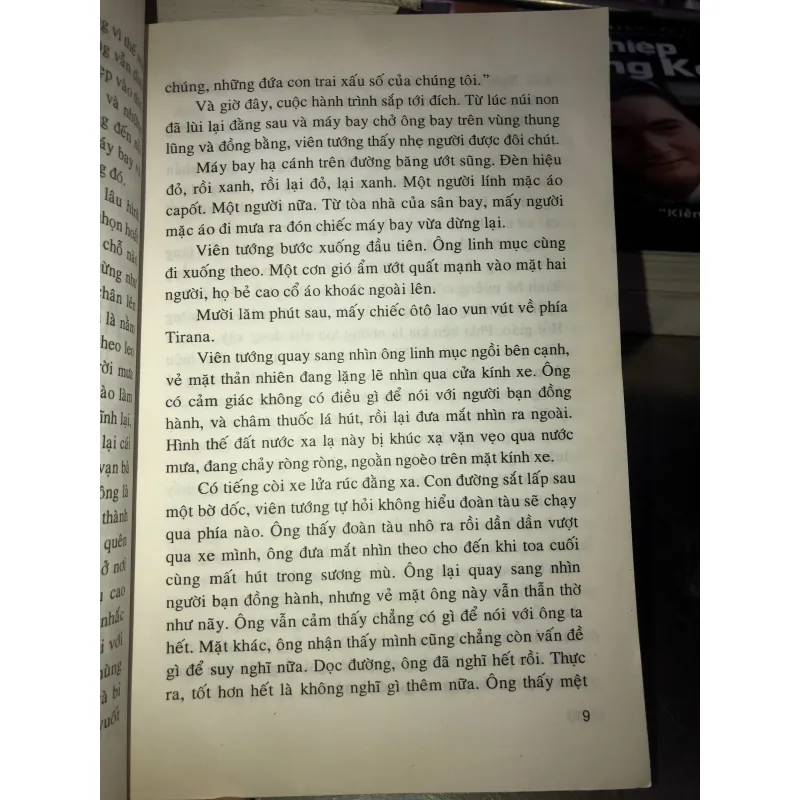 Viên tướng của đạo quân chết - Ismail Kadare 1023737