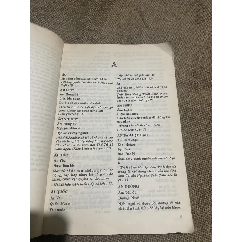 Từ và ngữ Hán Việt - sách khổ lớn - 250 trang  707832