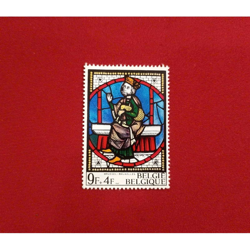 Noël 1969 – Vua hoặc Thánh cầm quyển sách, Kính màu Nhà thờ Brussels 506052