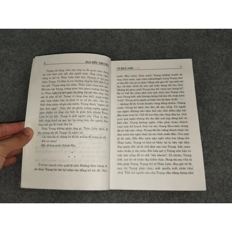 HAI TIỂU THUYẾT SA ĐỌA & NGƯỜI ĐẸP TRƯỚC NHÀ - VŨ HUY ANH 588729