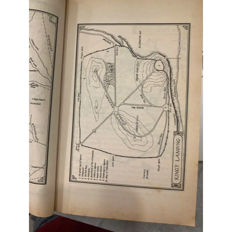 COMBO HAI CUỐN CỦA GEORGE R. R. MARTIN 745420