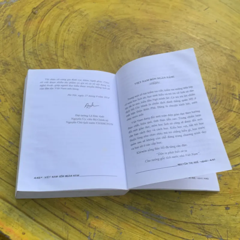  VIỆT NAM BỐN NGÀN NĂM - NGUYỄN THỊ HUỆ 783865