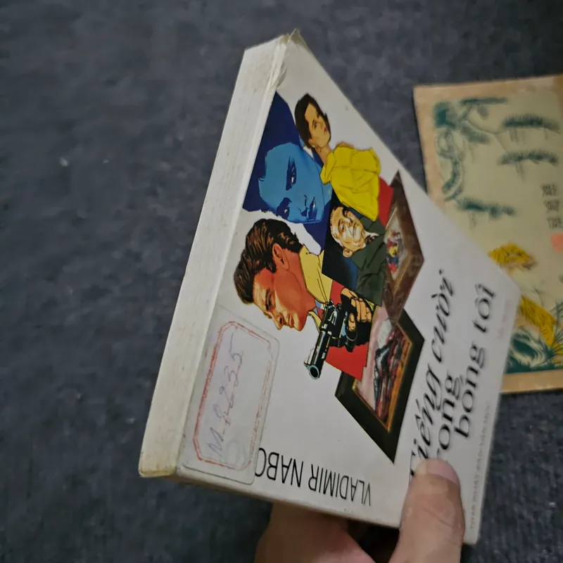 Tiếng cười trong bóng tối - Nabokov 733914