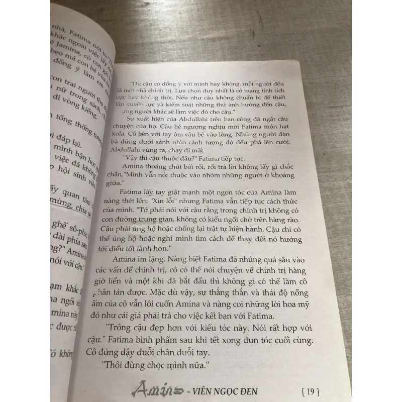 Amina - viên ngọc đen 784366