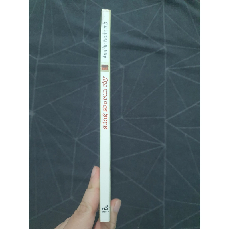"Sững sờ & Run rẩy" - Amelie Nothomb 471395
