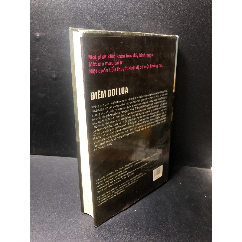Điểm dối lừa bìa cứng Dan Brown năm 2014 mới 70% ố vàng rách nhẹ HCM2311 912825