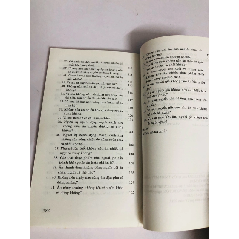 ĂN UỐNG - PHÒNG VÀ CHỮA BỆNH Ở NGƯỜI CÓ TUỔI  529795