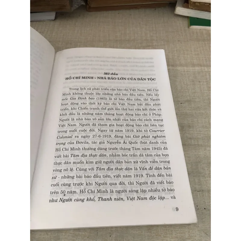 Báo chí Hồ Chí Minh chuyên luận và tuyển chọn 1009810