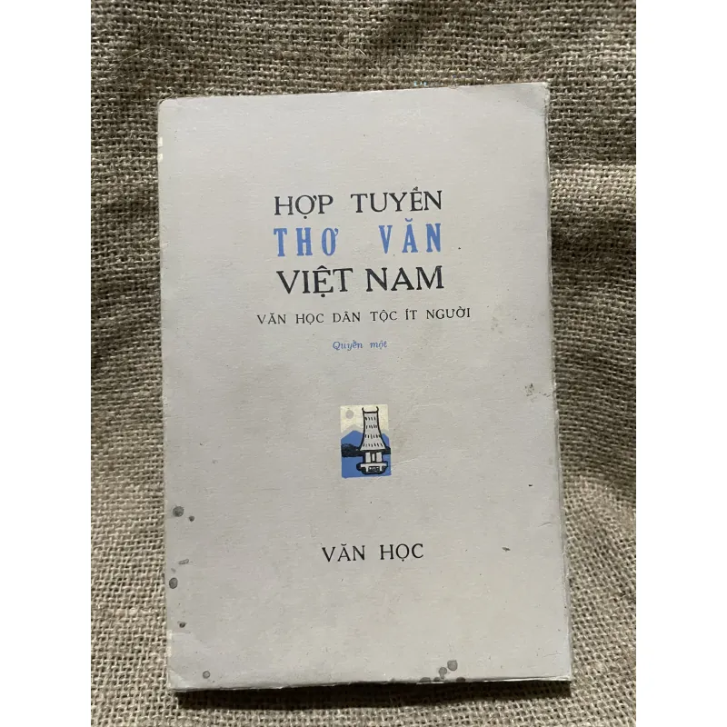 Hợp tuyến văn học Việt Nam dân tộc ít người- hơn 550 trang  933437
