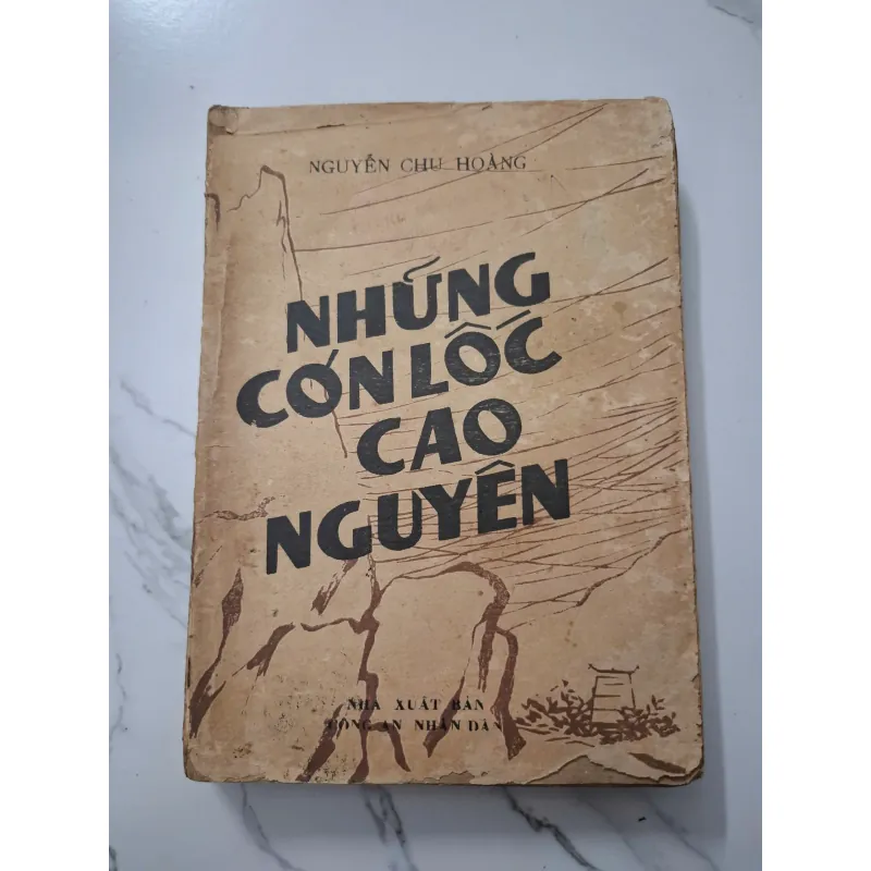 Những cơn lốc cao nguyên – Nguyên Chu Hoàng 758857