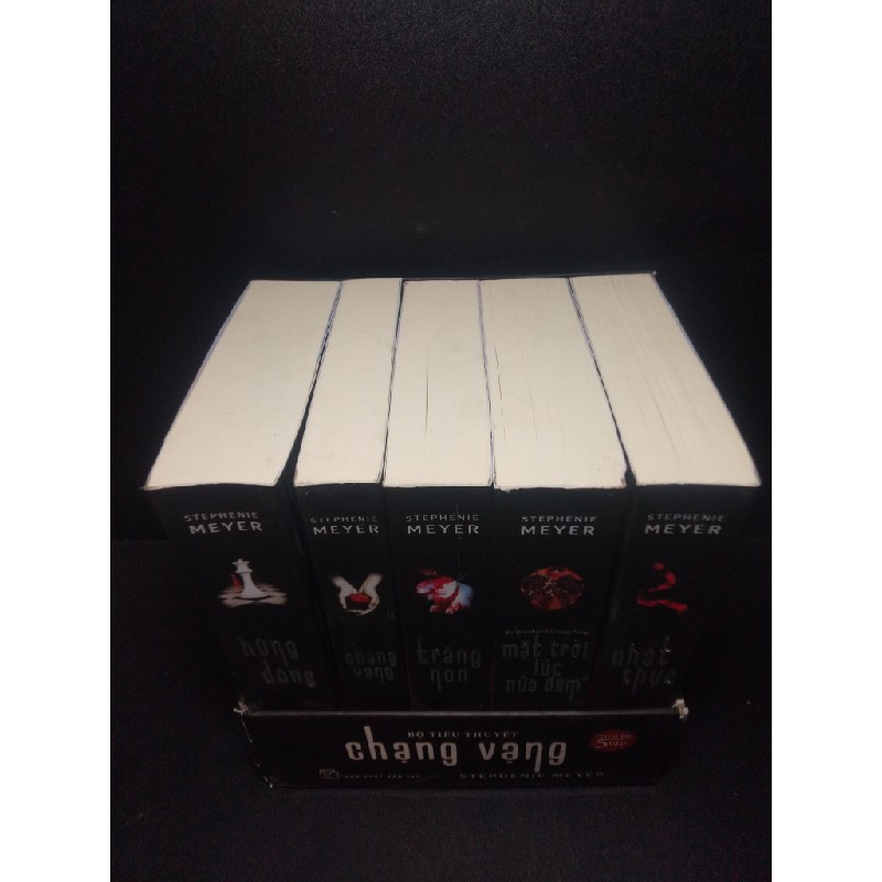 Bộ tiểu thuyết chạng vạng trọn bộ 5 tập Stephenie Meyer năm 2020 mới 90% bẩn bìa HCM0612 Oreka-Blogmeo 28265