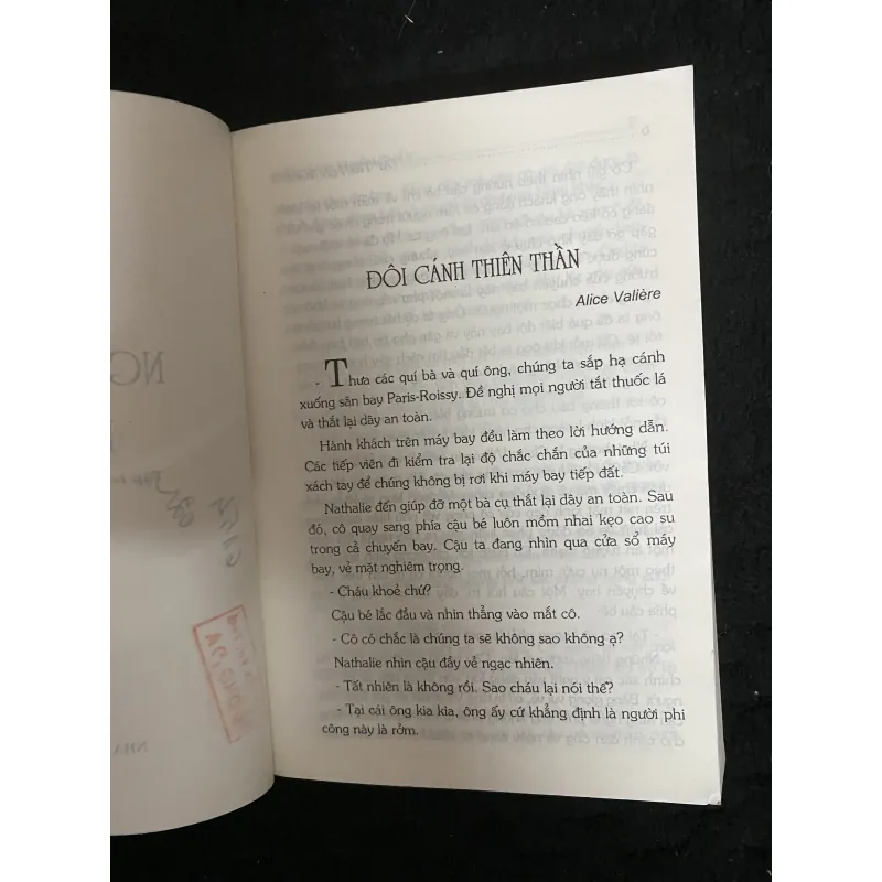 Người đàn bà bèo bọt - Nhiều người dịch ( hs Trần Đại Thắng vẽ bìa) 1029832