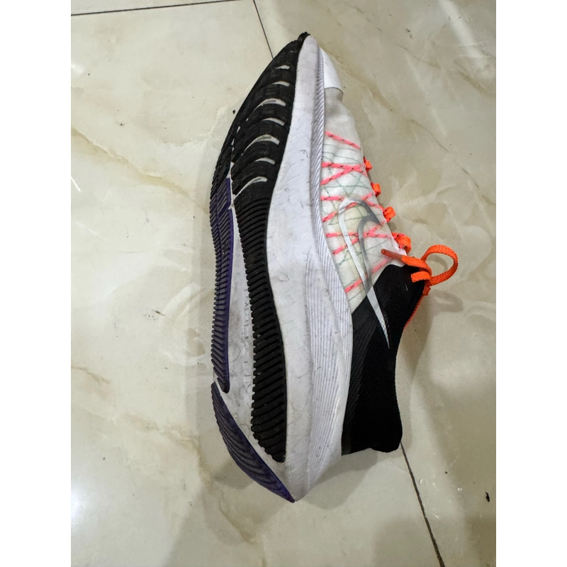 Giày thể thao nam hiệu Nike 385794