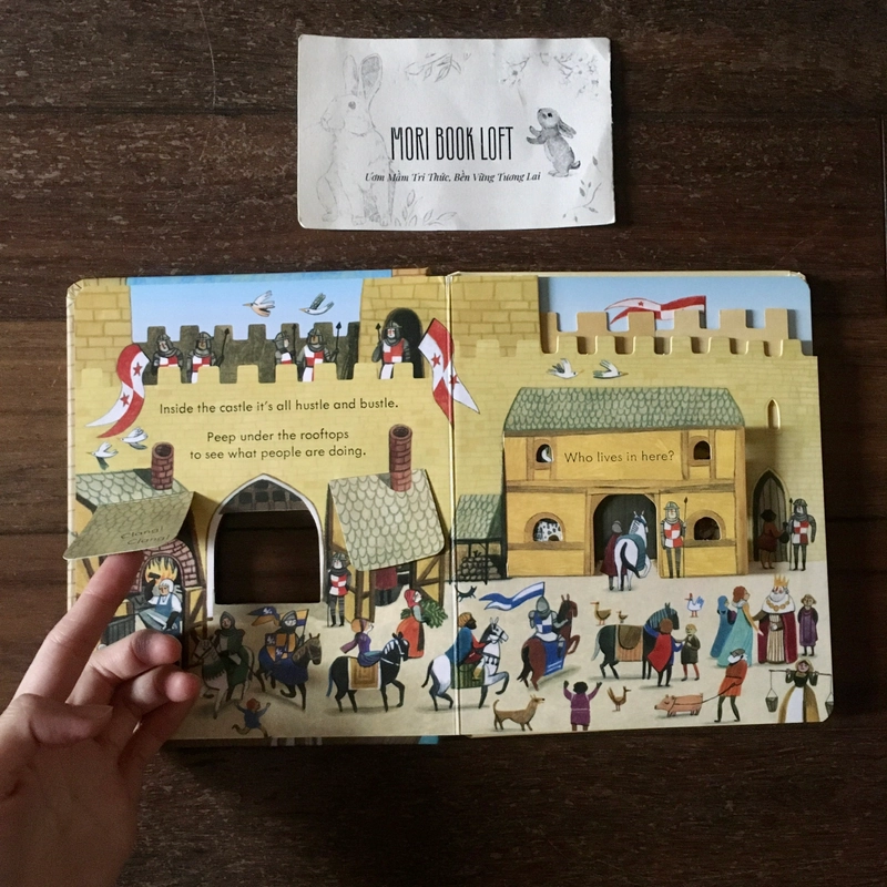 Sách ngoại văn The Castle - Peep inside, New, Board Book 483037