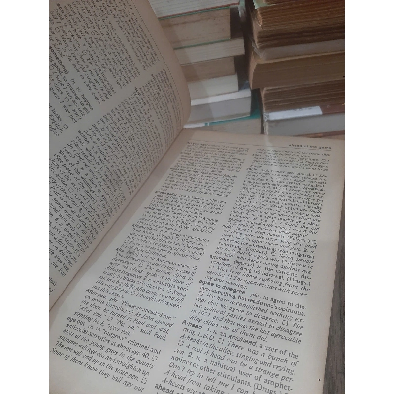 NTC's dictionary of American slang and Colloquial expressions - Richard A. Spears 776238