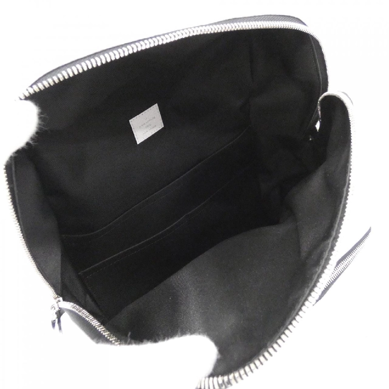 Ba lô Louis Vuitton Taiga Lama Discovery PM M30953 610882