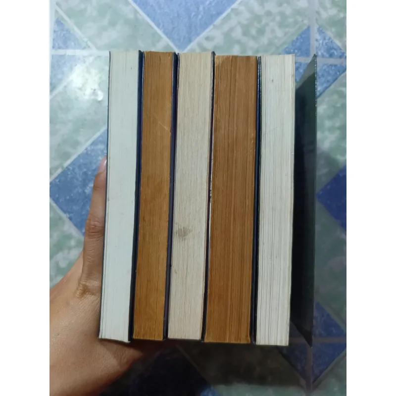 Tủ sách văn học Nga - Xô Viết 993606