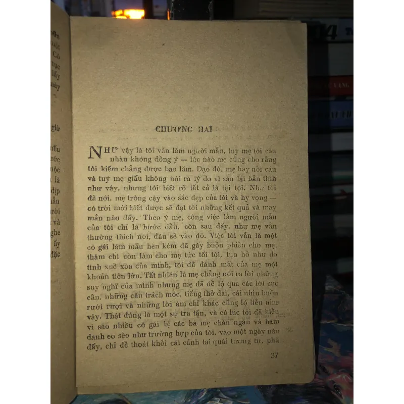 Cô gái thành Rôm - Moravia 958713