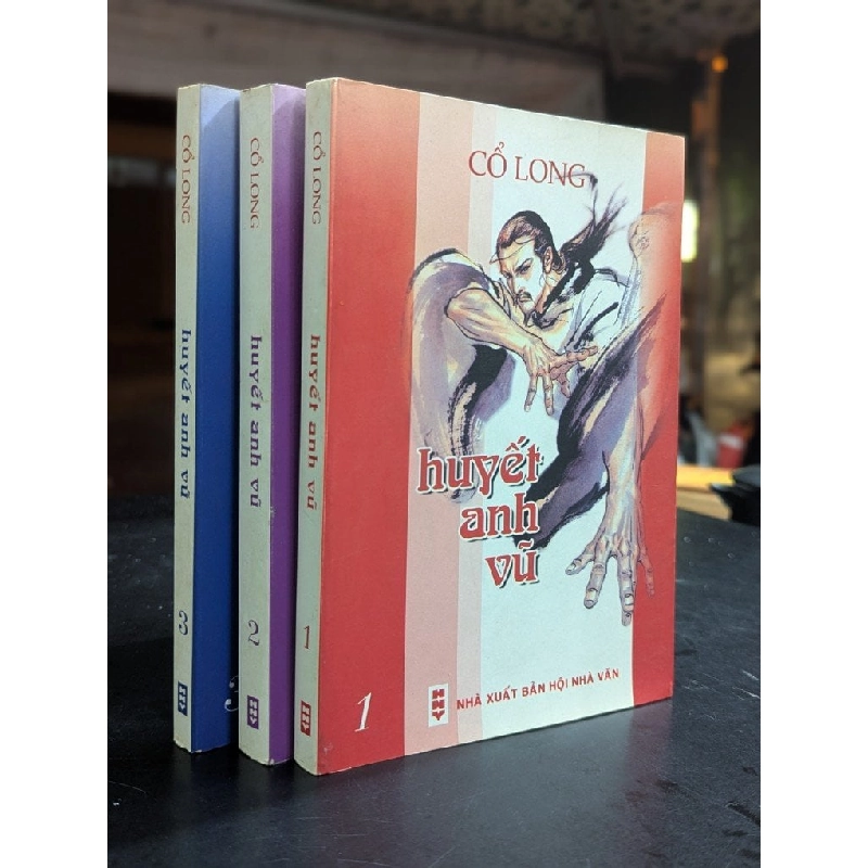 Huyết anh vũ - Cổ Long 508063